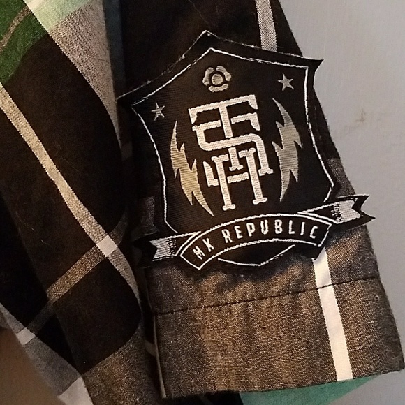 Mens shirt/large - Picture 2 of 3